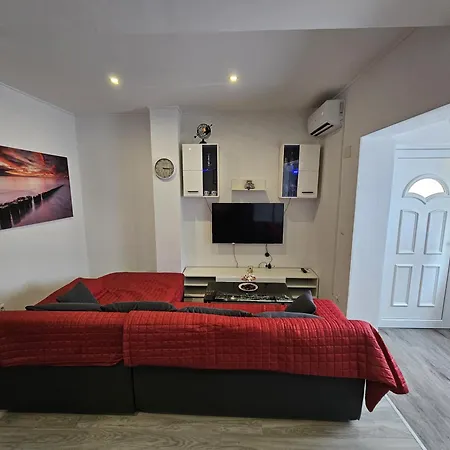 Modern Nikola In A Quiet Area Apartment Kastel Stari