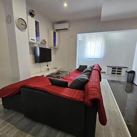 Modern Nikola In A Quiet Area * Kaštel Stari
